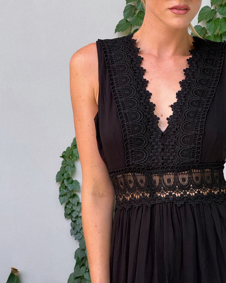 Aurélie – Elegant Lace Dress with a V-Neckline