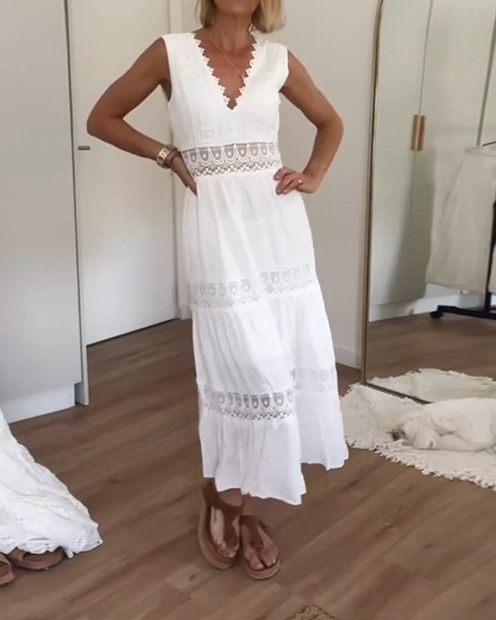 Aurélie – Elegant Lace Dress with a V-Neckline