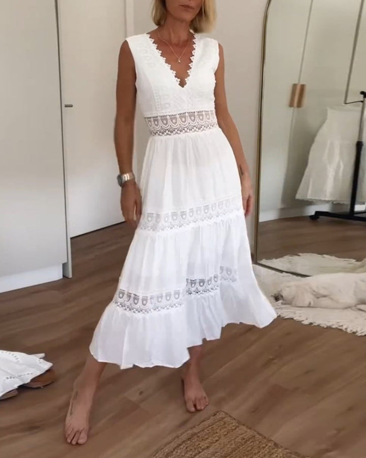 Aurélie – Elegant Lace Dress with a V-Neckline