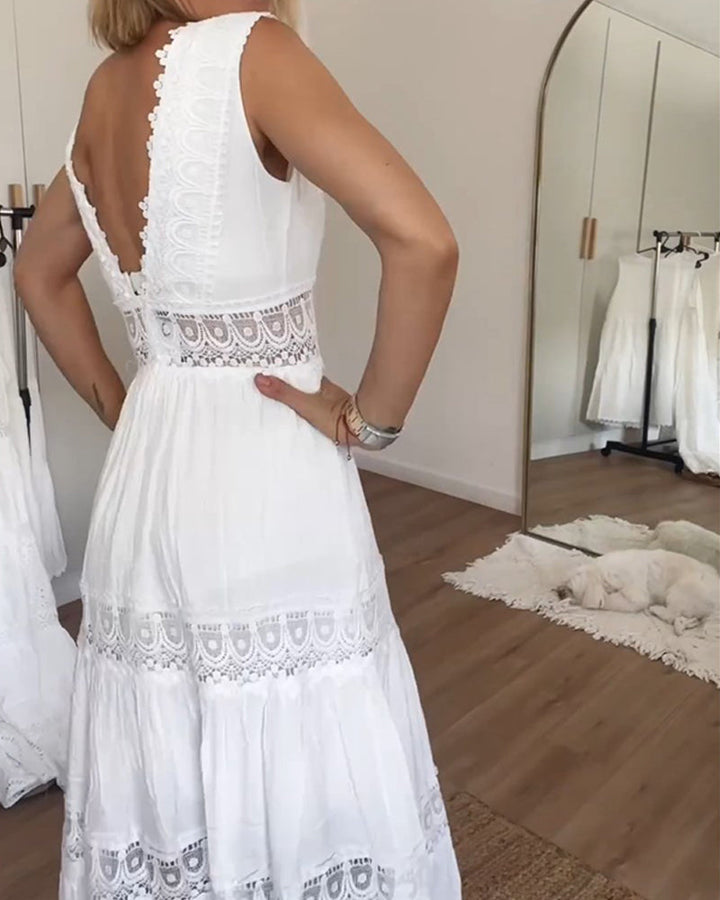 Aurélie – Elegant Lace Dress with a V-Neckline