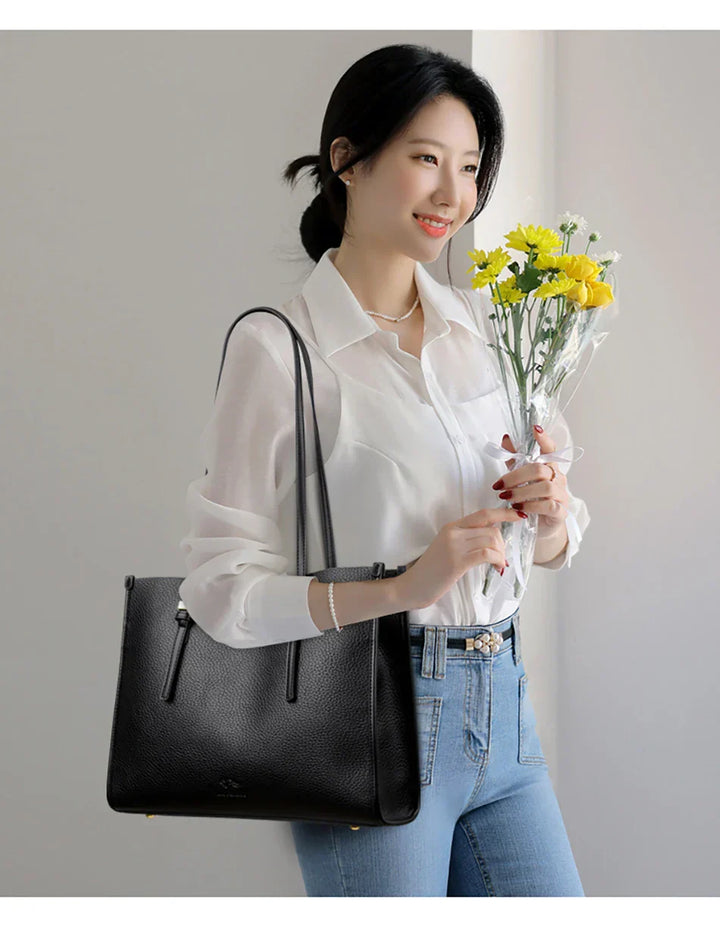 liva™ – spacious everyday bag in leather look
