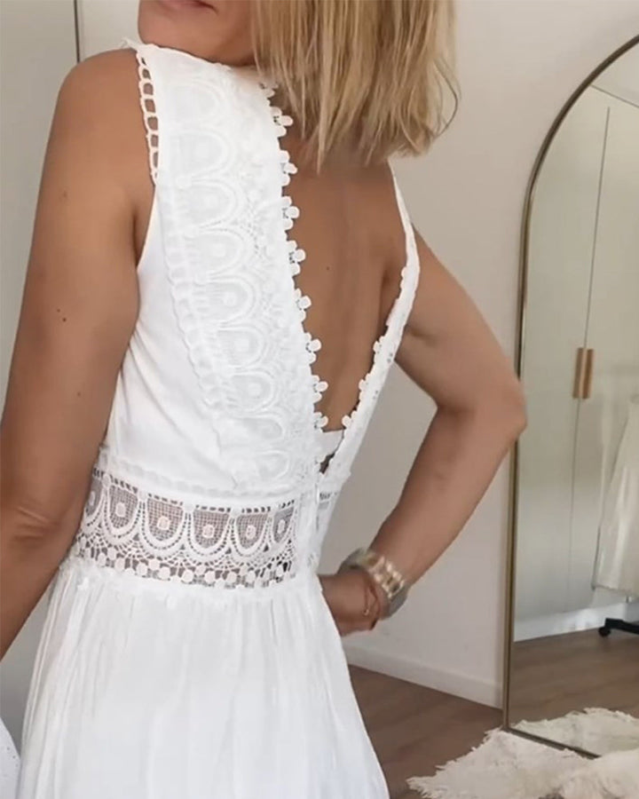 Aurélie – Elegant Lace Dress with a V-Neckline